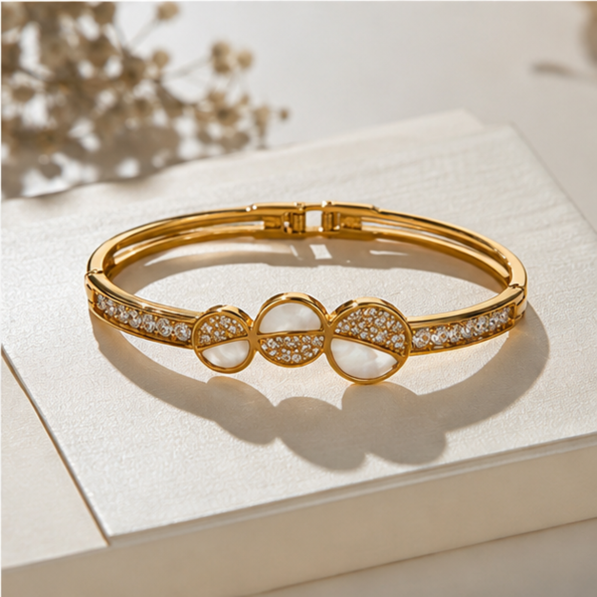 Gold Circle Crystal Bangle Bracelet for Everyday Elegance