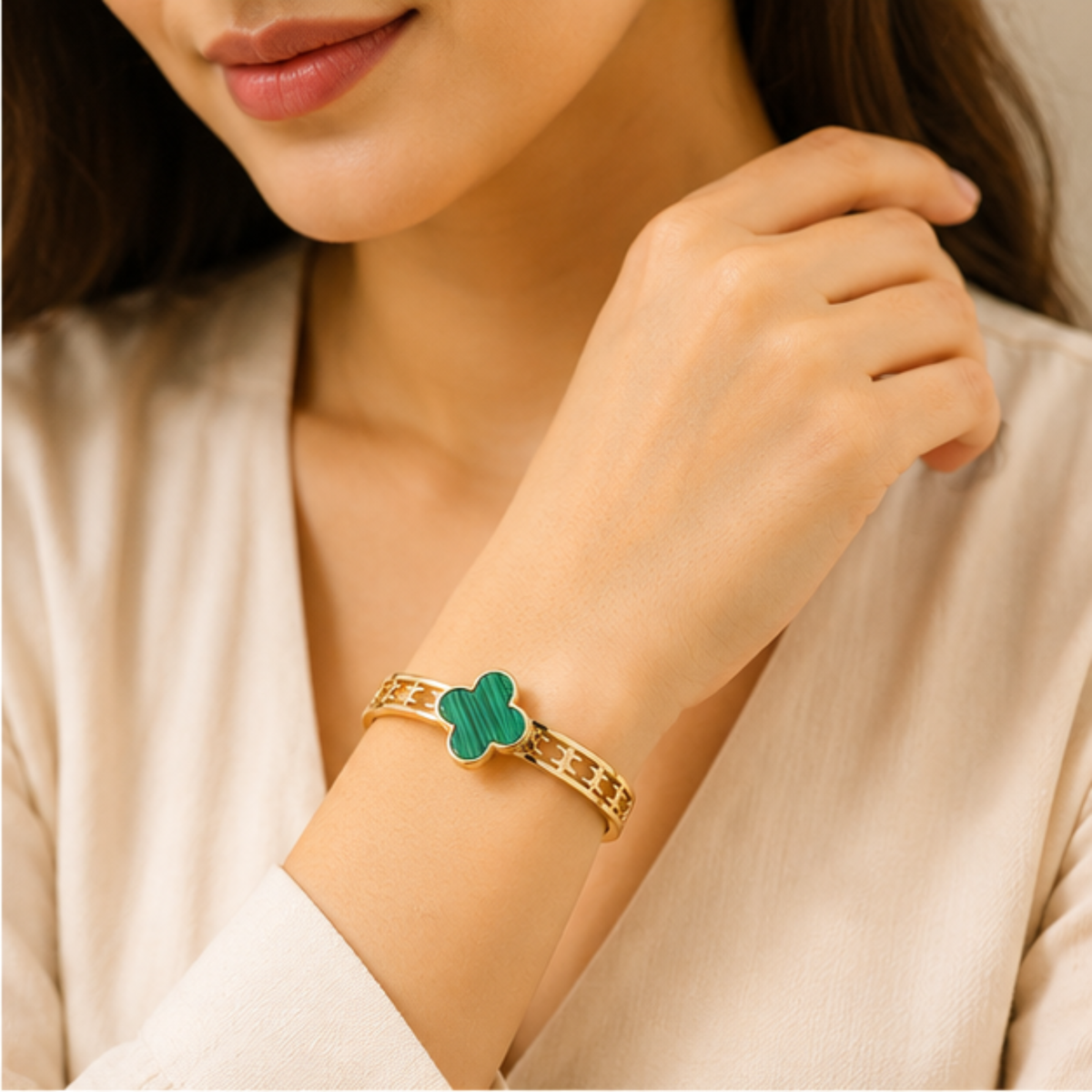 Green Clover Gold Tone Bracelet for Everyday Elegance