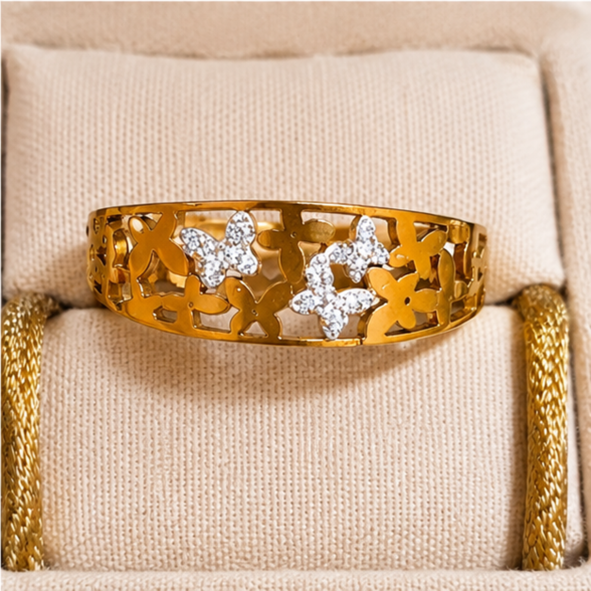 Gold Floral Cutout Bracelet with Elegant Sparkle
